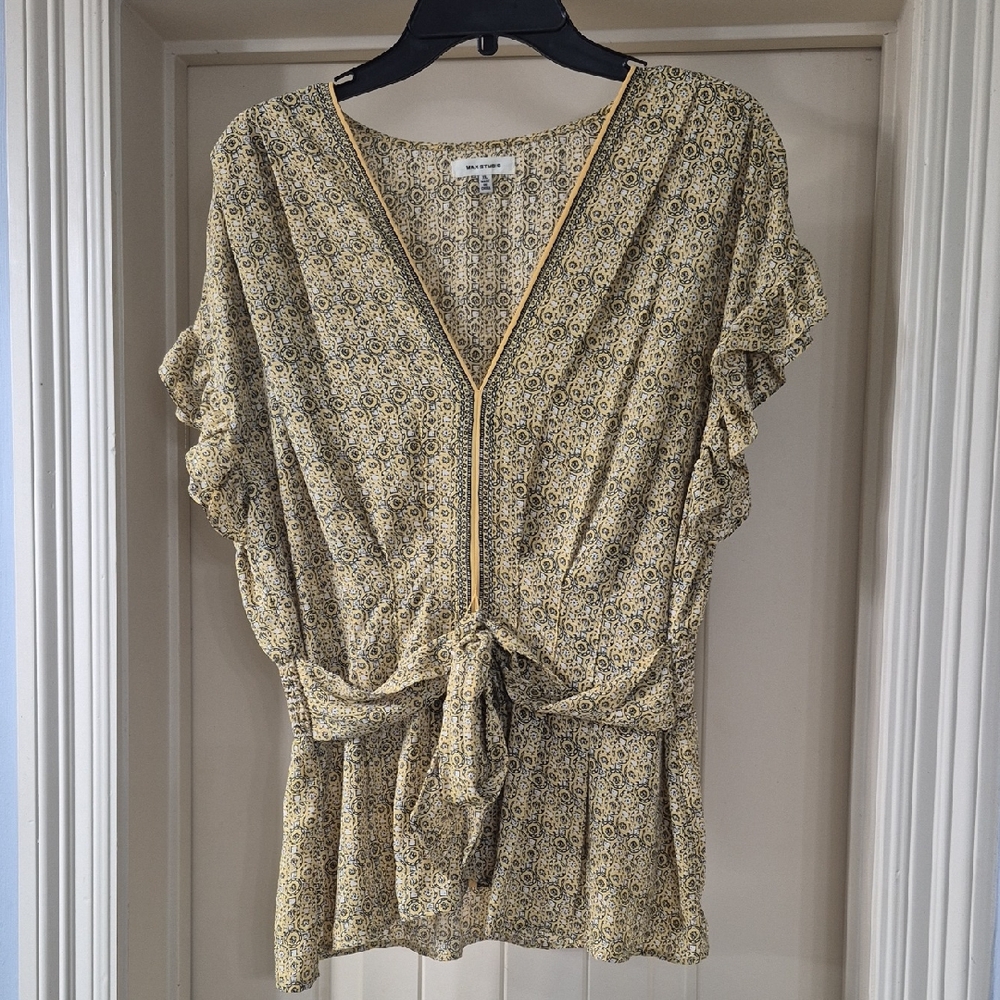 Max Studio Beige and Black Patterned Blouse With Tie Front Detail